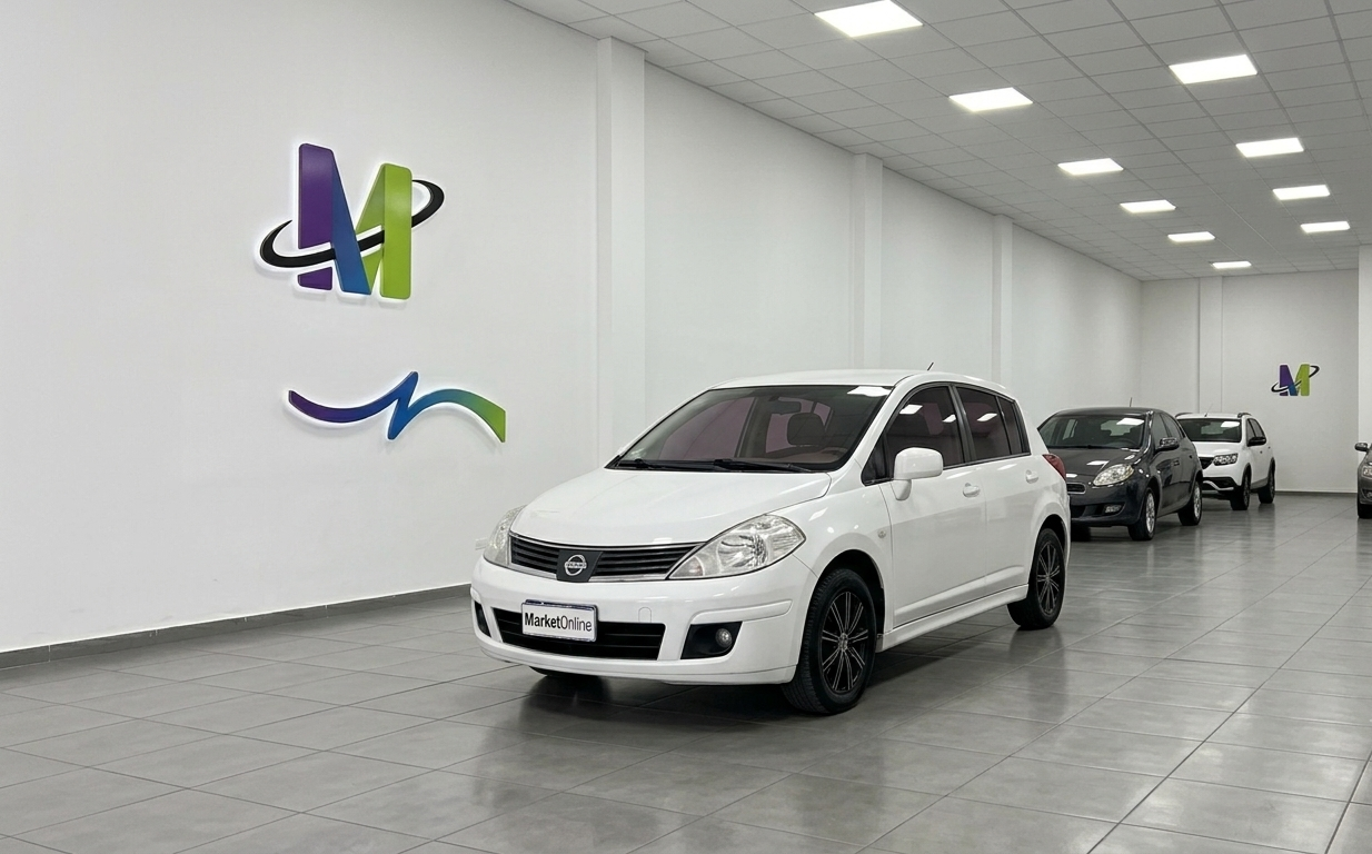 Nissan Tiida Visia 5p Hatchback 