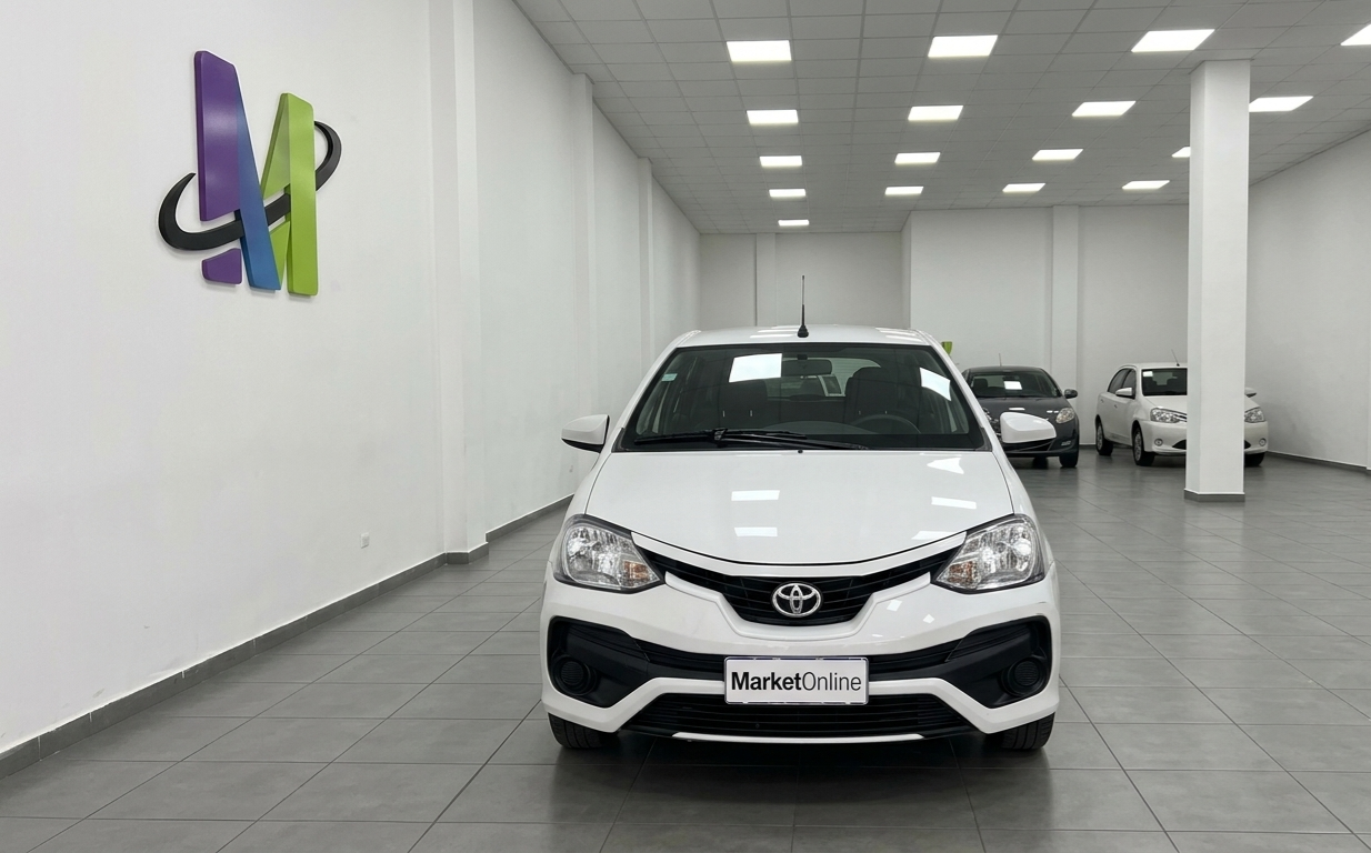 Toyota Etios Xs 6Mt